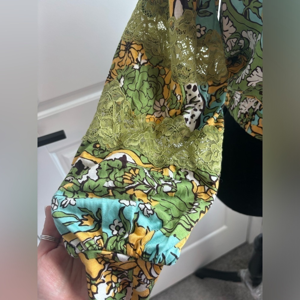 NWT Tiny by Anthropologie Retro Print Lace Top Floral Green Blue XXS fits S - Picture 6 of 12